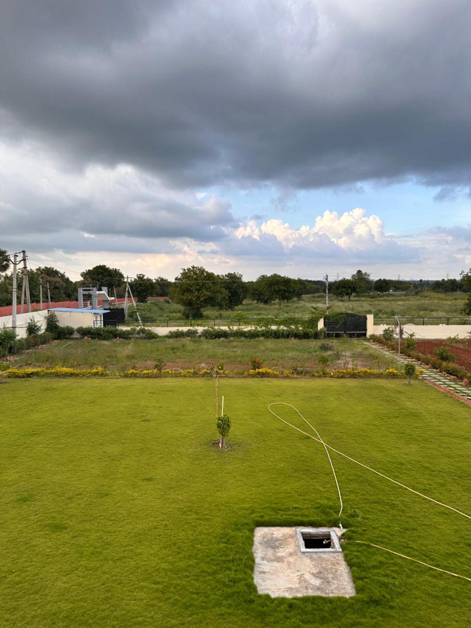 Pn Farm Villa Hyderabad Esterno foto